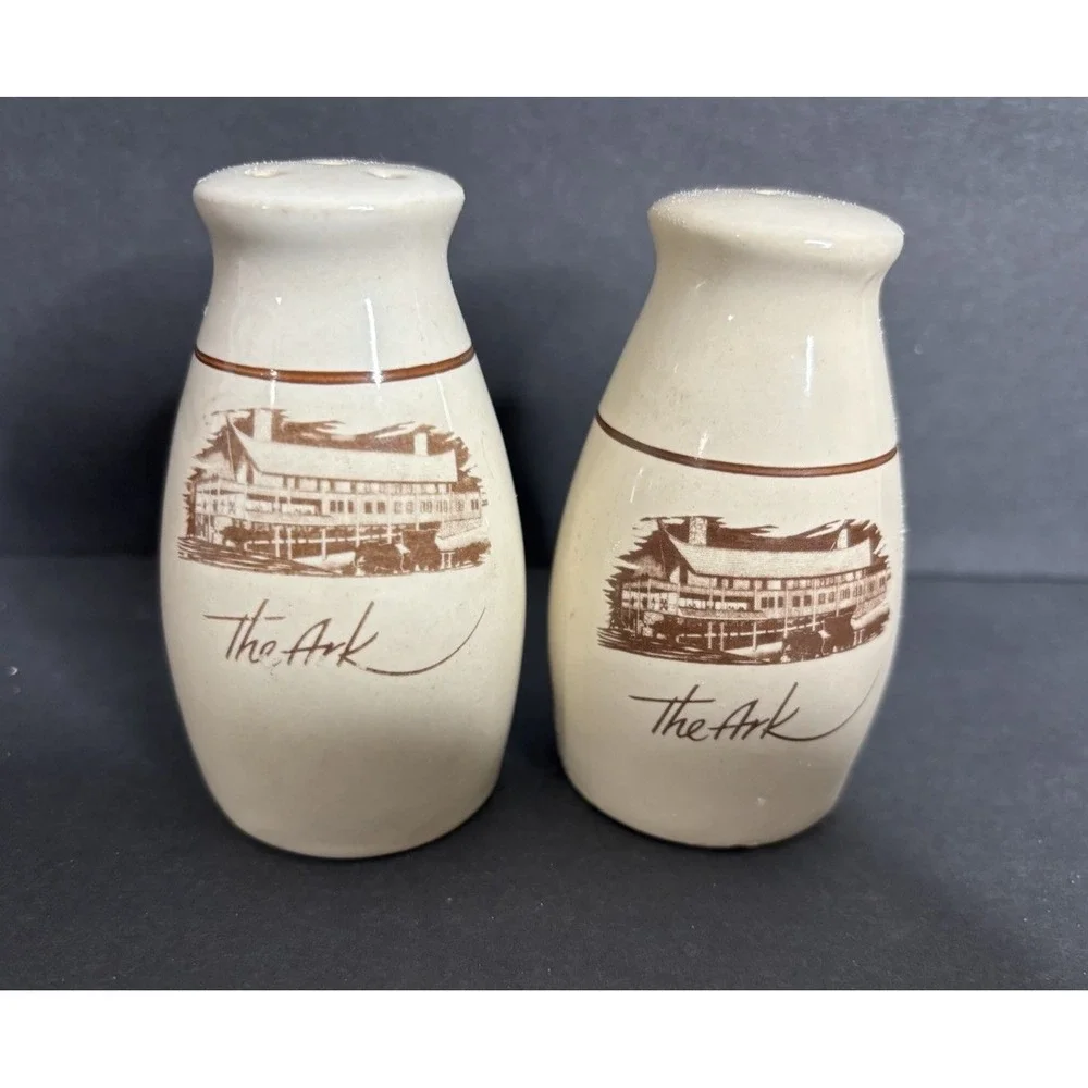 The Ark Restaurant Salt and Pepper Shakers Florida? *READ Vintage